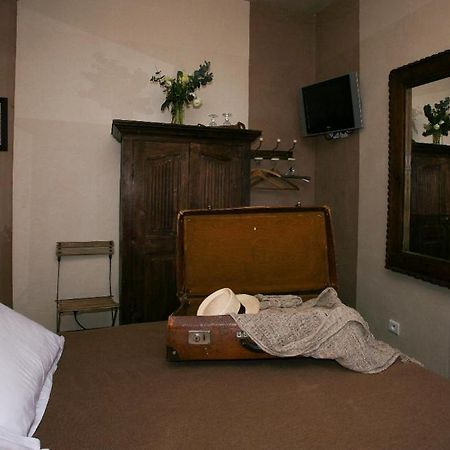 Une Autre Maison Hotel Nyons Quarto foto