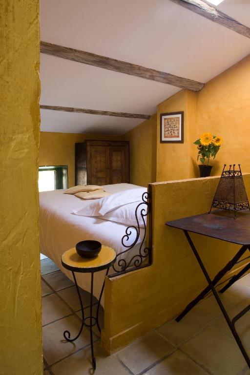 Une Autre Maison Hotel Nyons Quarto foto