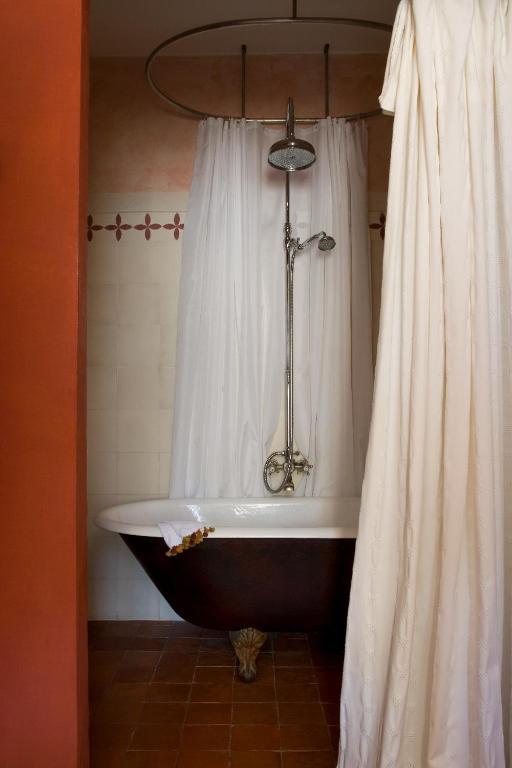 Une Autre Maison Hotel Nyons Quarto foto