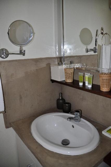 Une Autre Maison Hotel Nyons Quarto foto