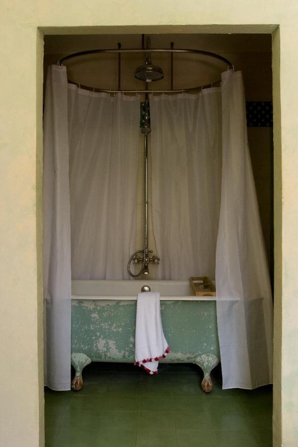 Une Autre Maison Hotel Nyons Quarto foto